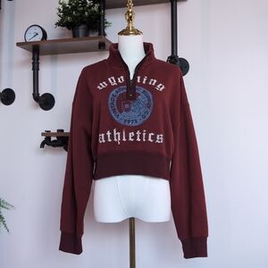 Vintage-Style Arizona Jean Company Wyoming Athletics Cropped Sweatshirt Maroon